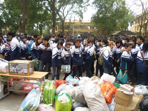 Hàng nghìn học sinh trường THPT Thường Tín đã quyên góp, ủng hộ học sinh nghèo miền núi mỗi ngày 1 bữa cơm có thịt